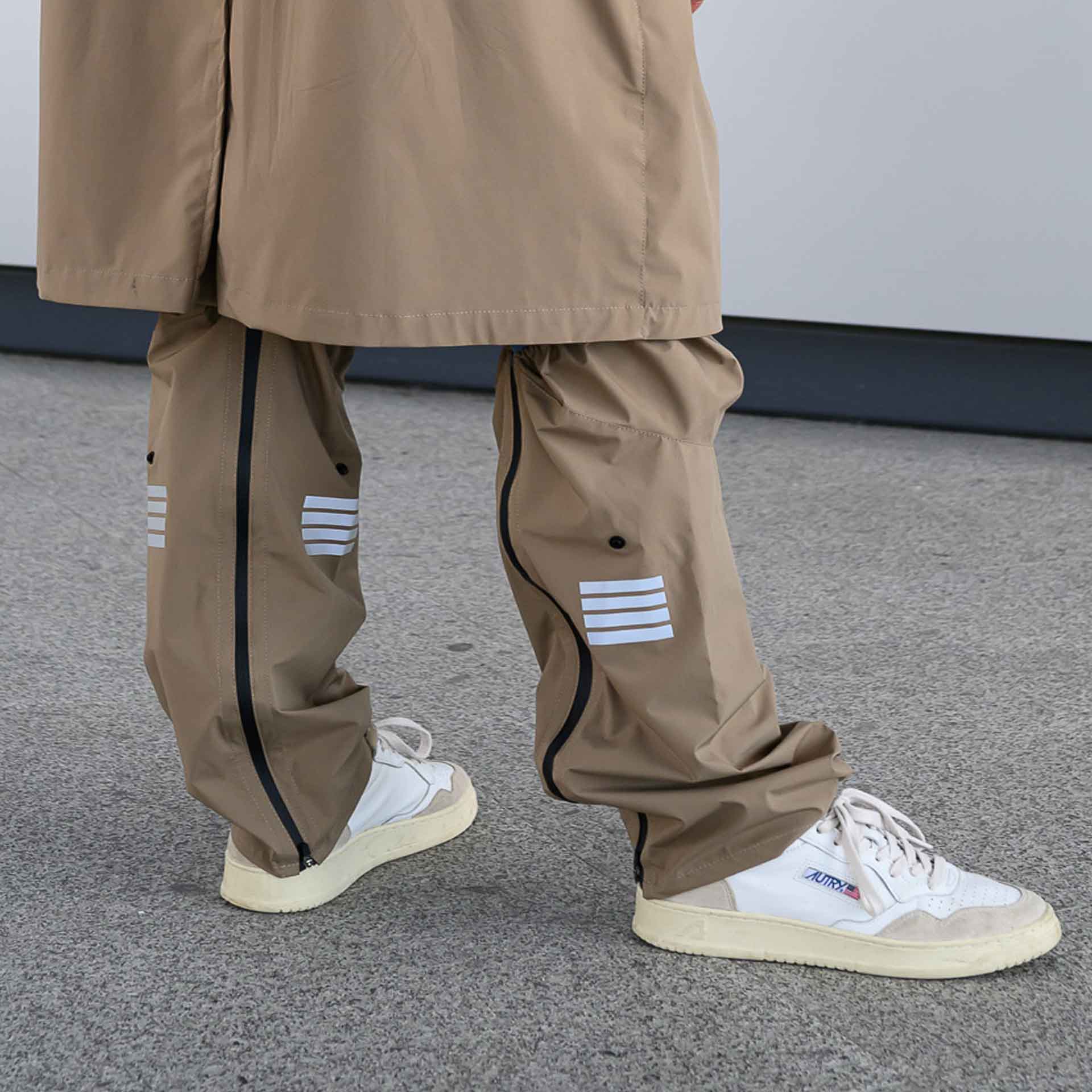 détail jambières pour trench femme camel rekis techwear