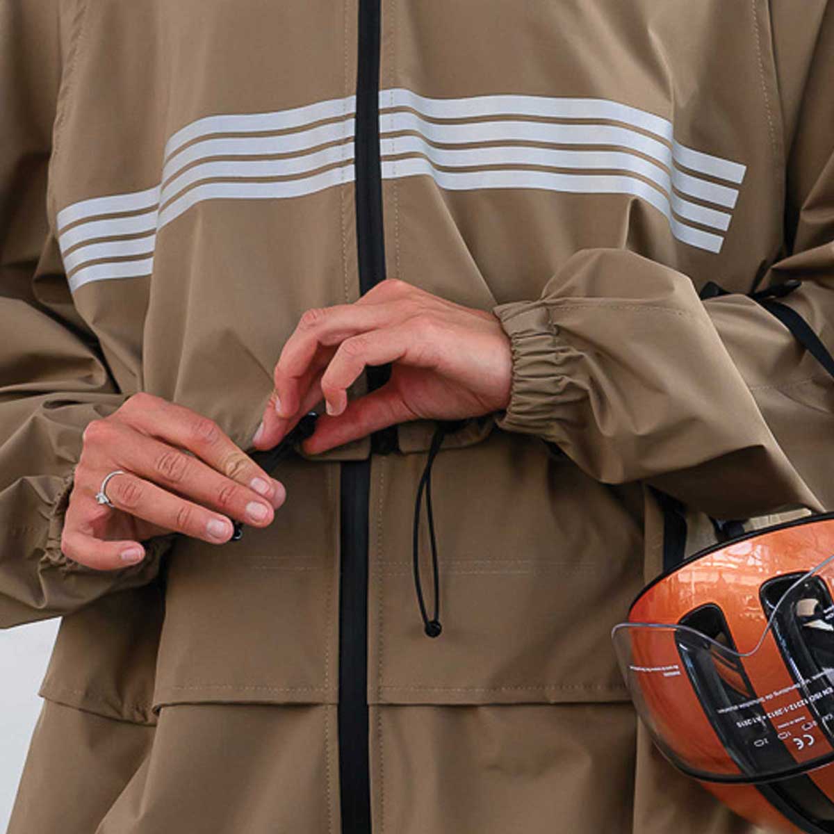 détail liens pour cintrer le parka femme rekis