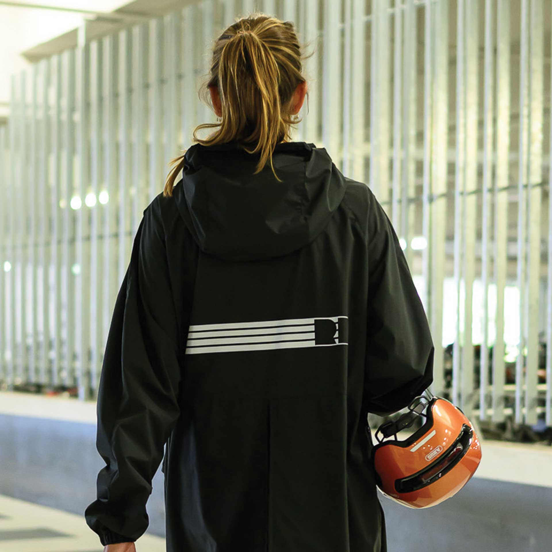 détail dos parka visibilité transferts réfléchissants rekis