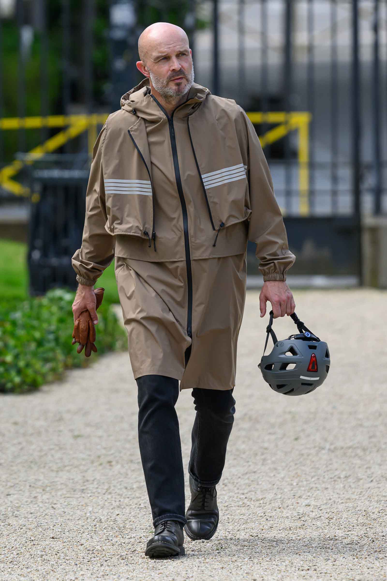 trench imperméable beige camel pour le vélo