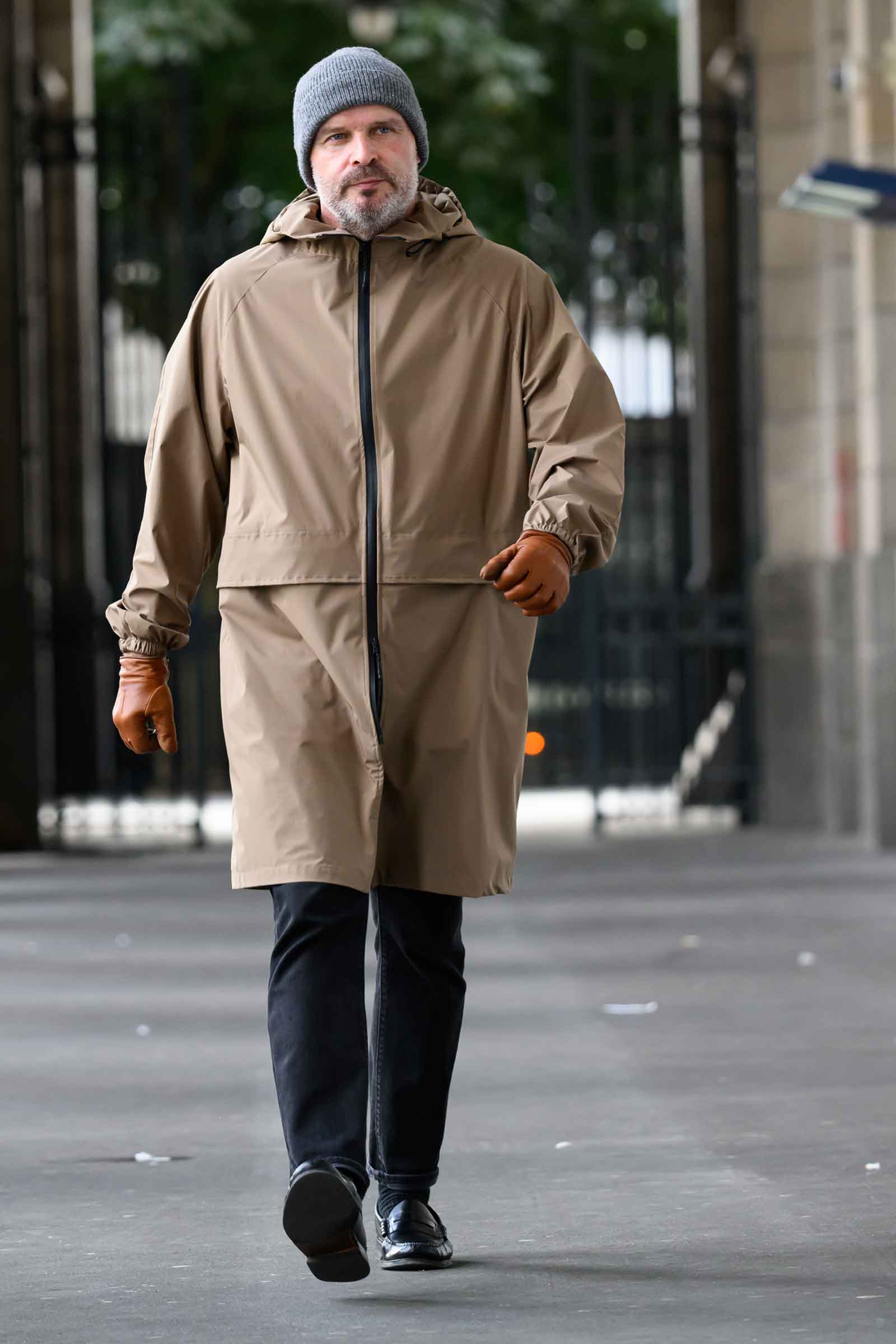 trench coupe vent imperméable beige camel rekis homme vue de face