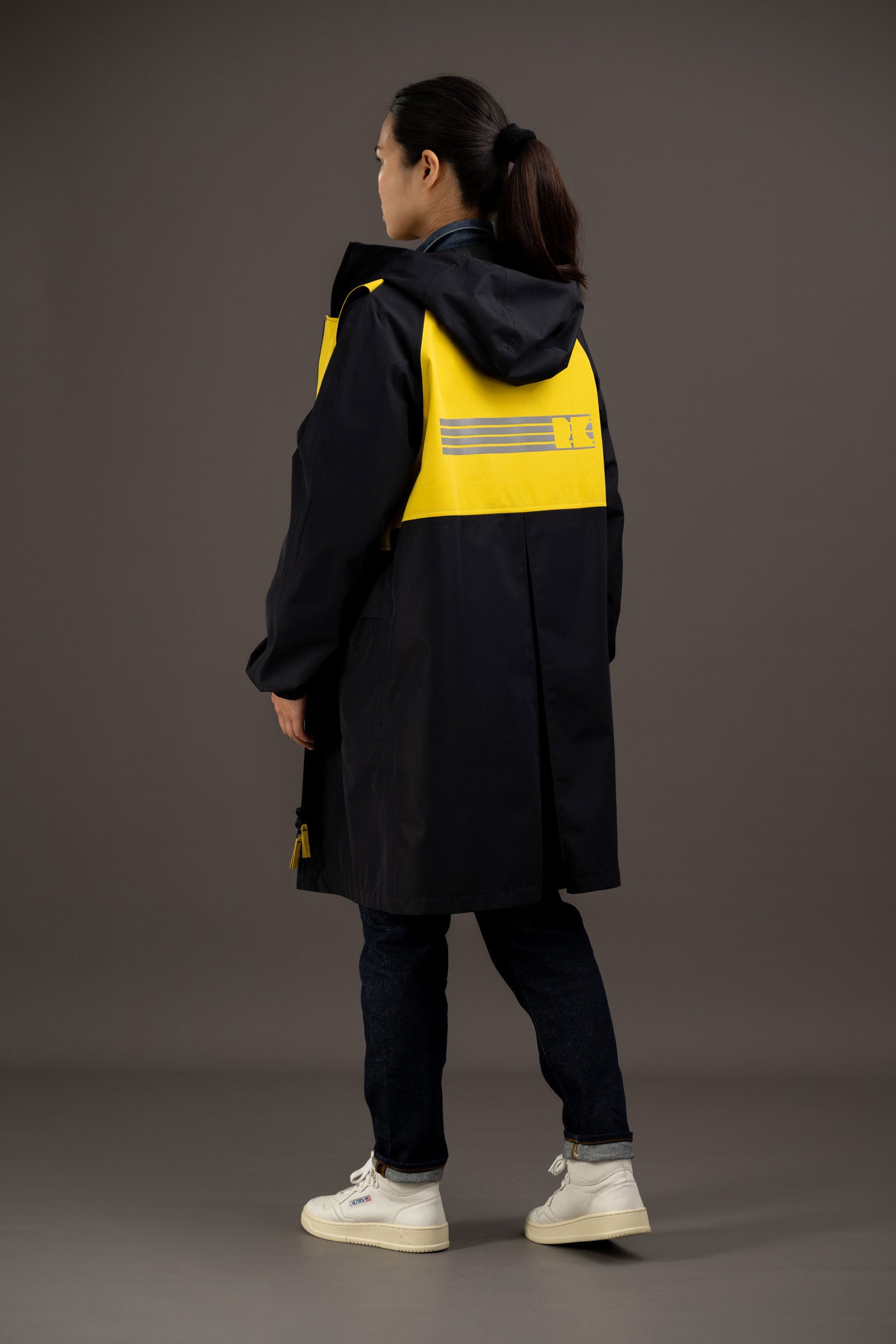 trench techwear femme vélo vue de dos bicolore rekis