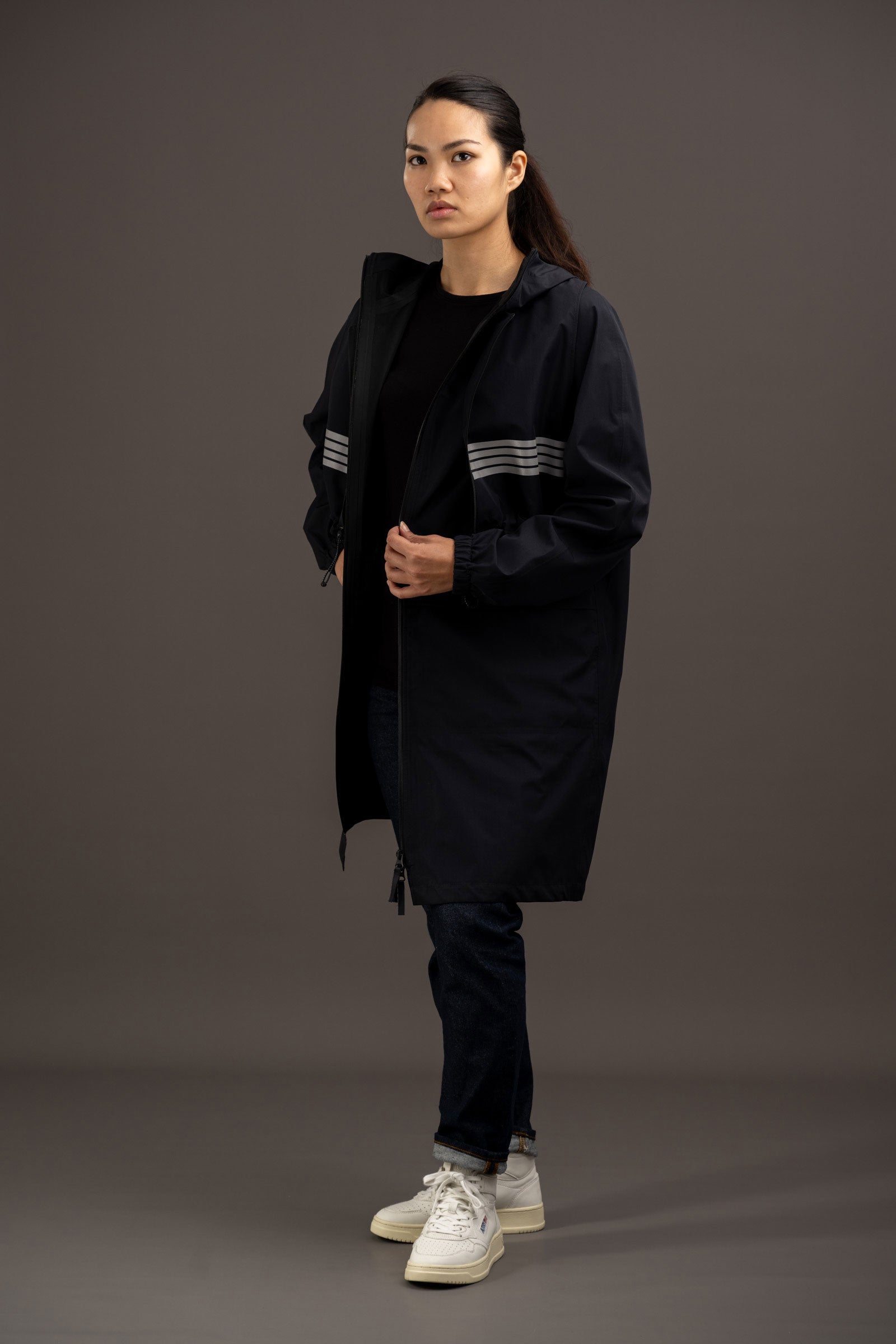 trench outerwear noir avec bandes visibilités réfléchissantes la nuit vélo rekis